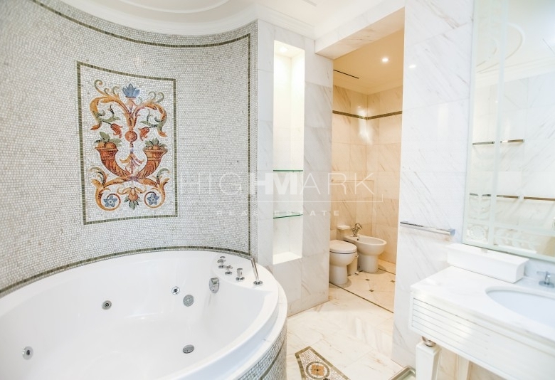Palazzo Versace Apartments in Culture Village