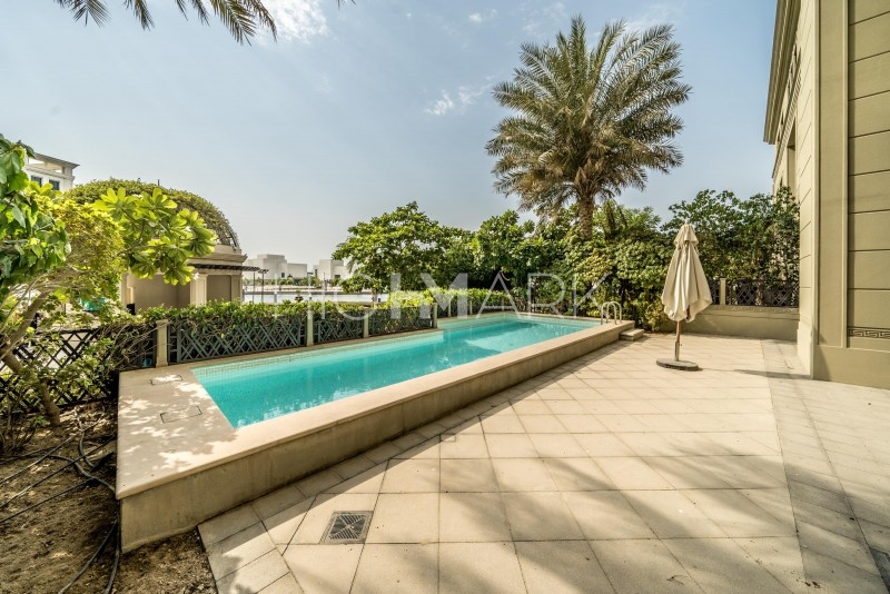Apartments for Sale under 16000000 in Palazzo Versace