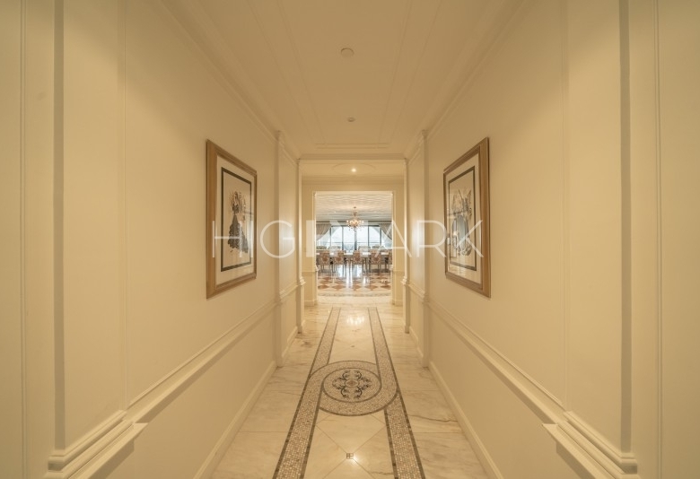 Apartments for Sale under 15000000 in Palazzo Versace