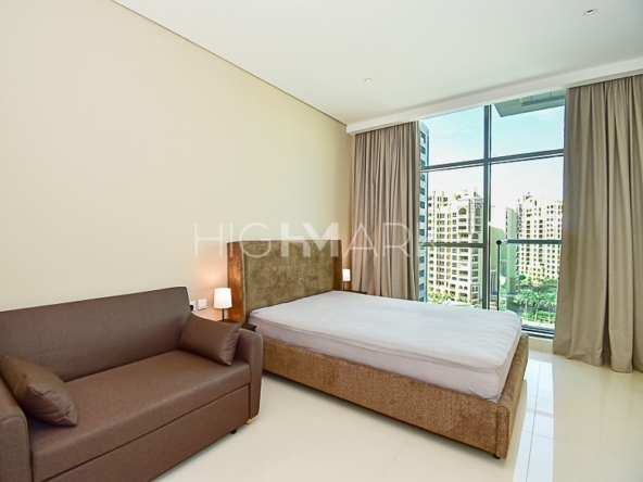 Luxurious Studio | Palm Views | Partly Furnished Hotel Apartment for Sale