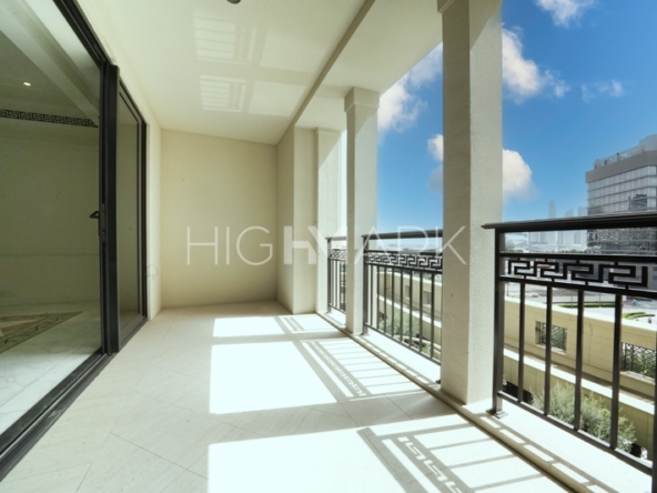 Luxurious 2 Bedroom | Unfurnished Unit | Park View Apartment for Sale