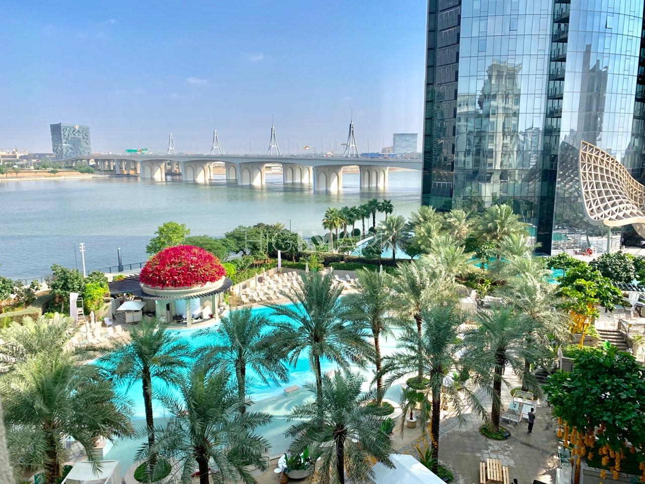 Apartments for Sale under 5550000 in Palazzo Versace